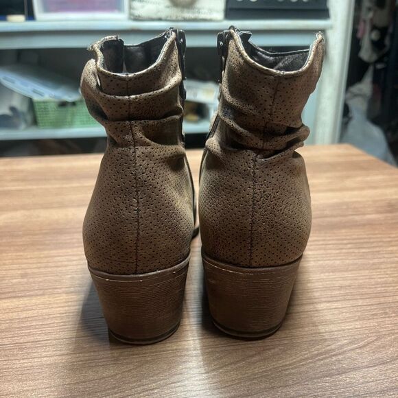 Brown booties - Picture 3 of 8